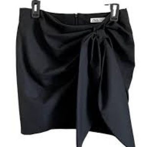Zara ruched mini skirt with gathers and sash BLK SIZE LG NWT